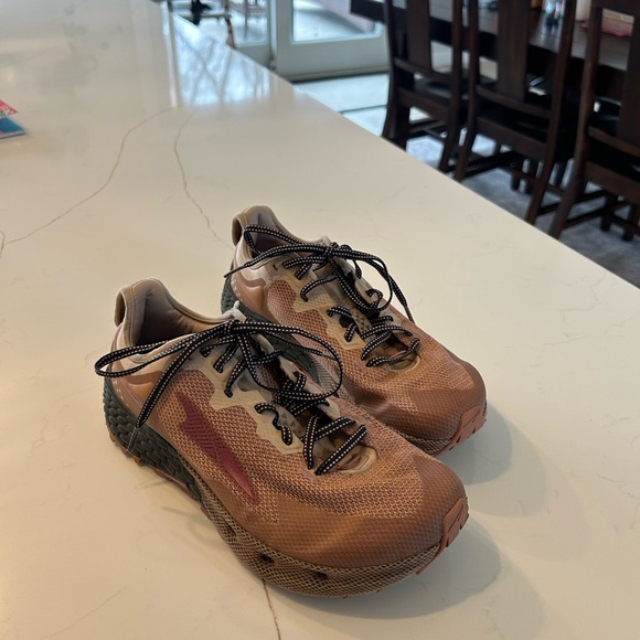 Women’s Altra Timp 4 trail running shoes 8.5 - Picture 4 of 15